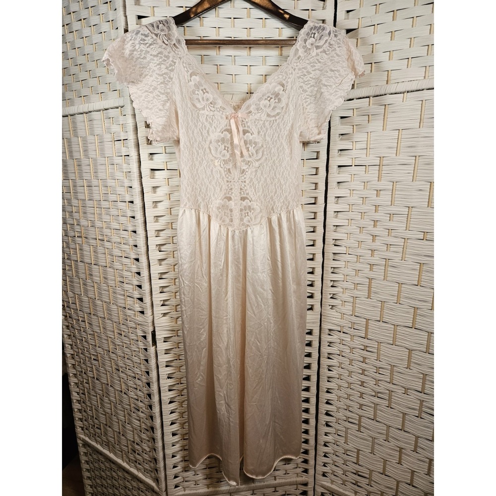 Vintage Vandermere Nightgown Negligee Size L Classic Romance